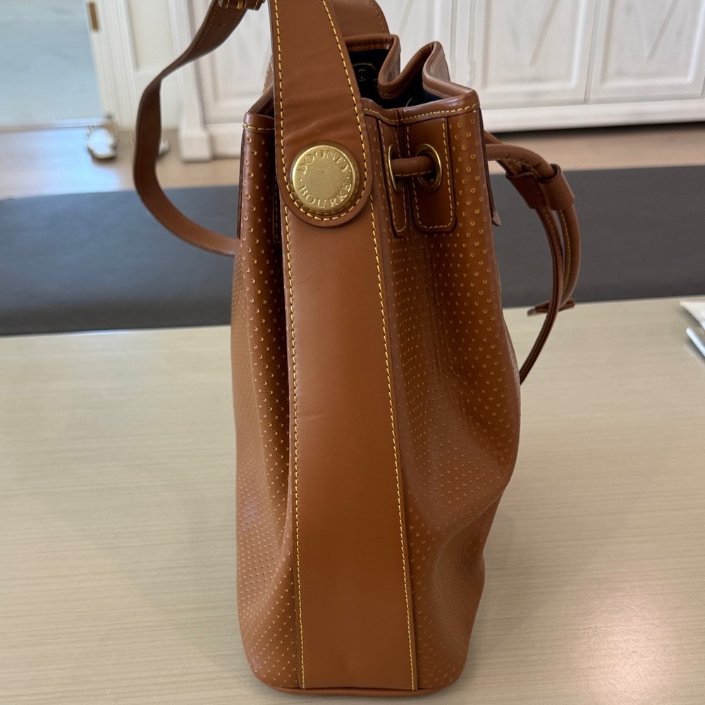 Dooney & Bourke Tan Leather Bucket Bag - Picture 5 of 9